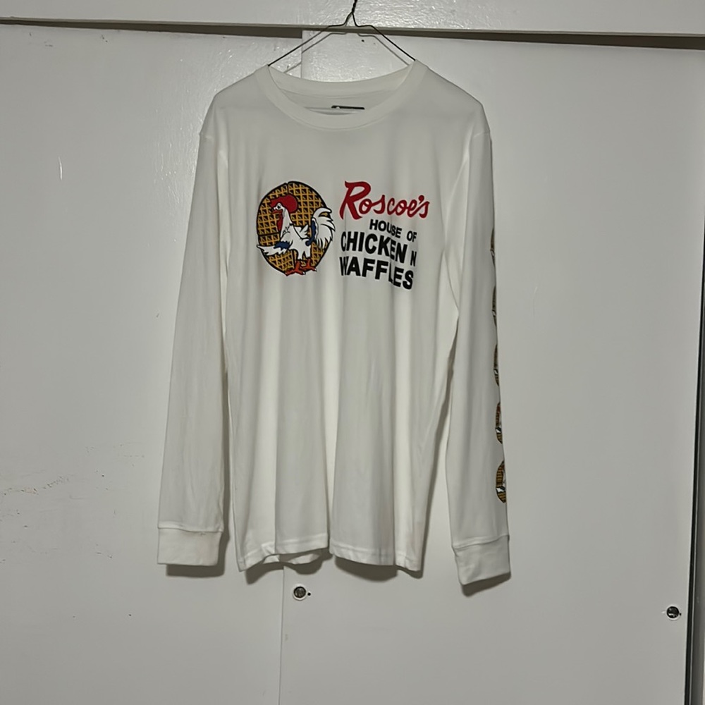 Men long sleeve T-shirt size medium nwt